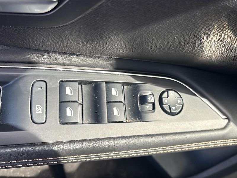 Peugeot 5008 (2020) 2.0 HDI GT-Line 130KW - fotka 14 z 24