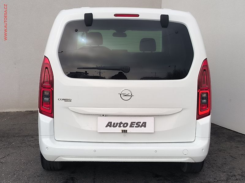 Opel Combo (2020) 1.5CDTi MAXi XL, Life, AT - fotka 5 z 24