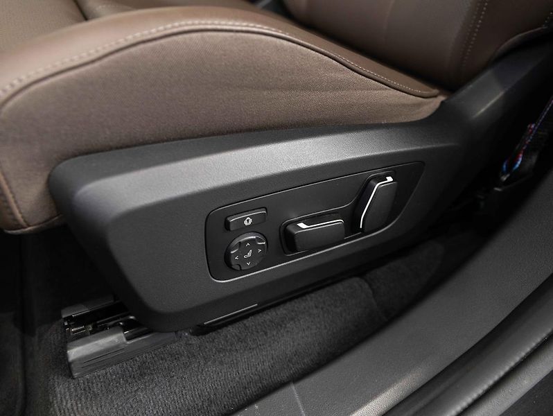 BMW X3 30e xDrive - fotka 15 z 23