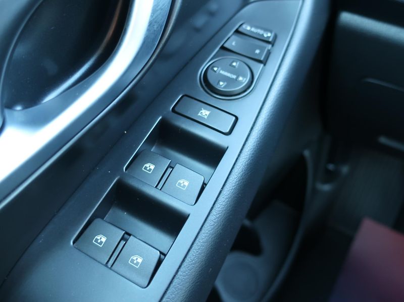 Hyundai i30 1.6CRDi 85kW STYLE NAVI ALU - fotka 25 z 31