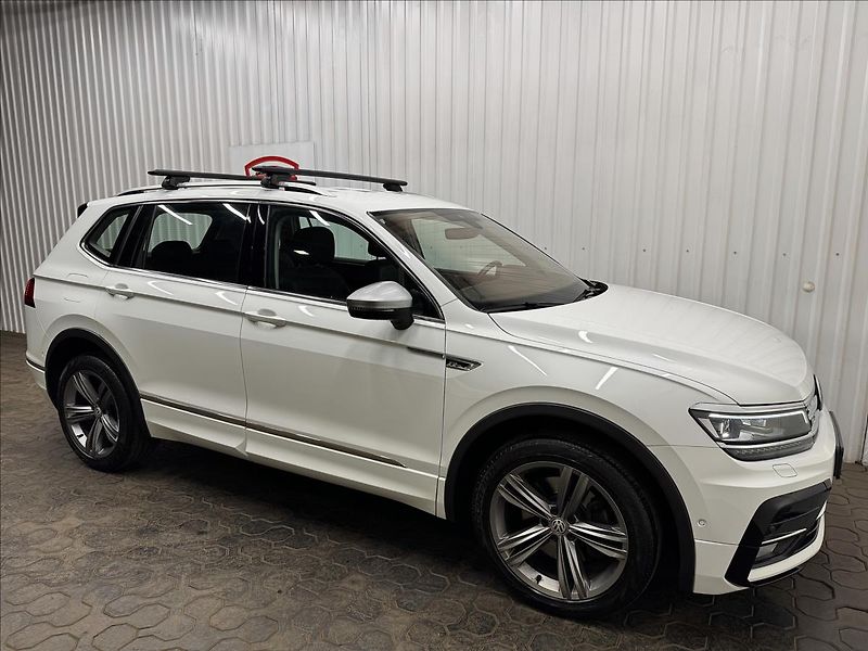 Volkswagen Tiguan Allspace R-LINE 140kW 4M HUD DCC LED - fotka 11 z 52