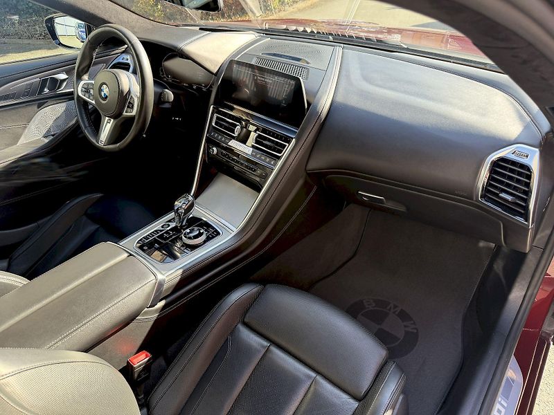 BMW Řada 8 M850ix GC M-Sport Carbon Indiv - fotka 47 z 49