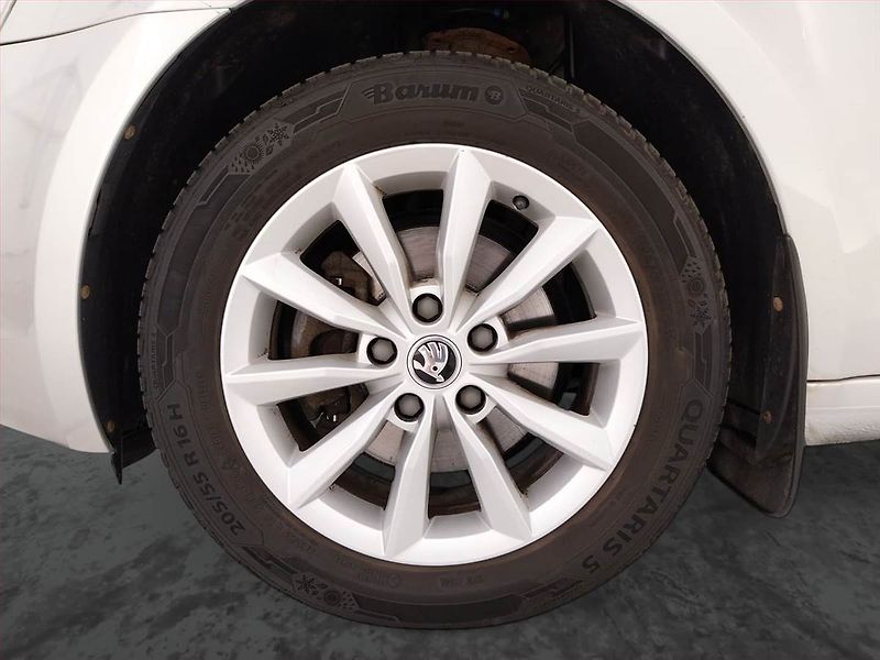 Škoda Octavia (2013) Elegance 1.6 TDI, Serv.kniha - fotka 15 z 19