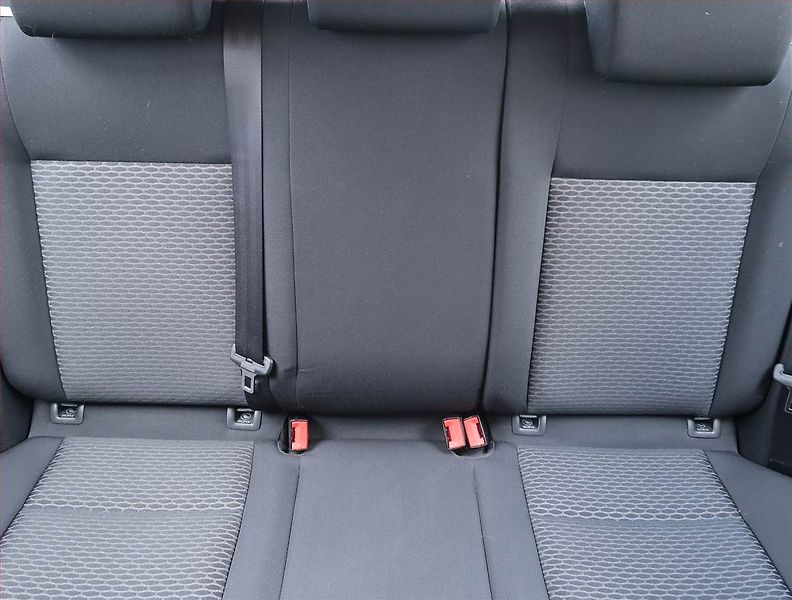 Volkswagen Golf (2010) Comfortline 1.6 TDI, ČR,1.maj - fotka 10 z 14