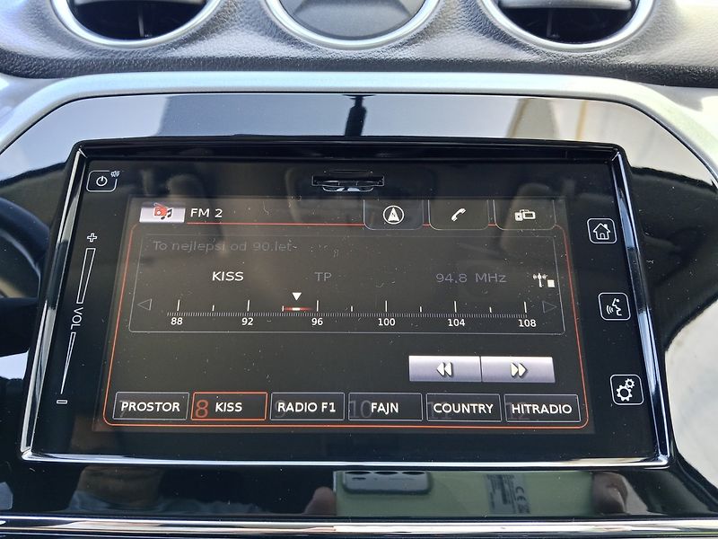 Suzuki Vitara (2015) 1.6 VVT 4x4! Kamera! 2sady kol - fotka 27 z 33