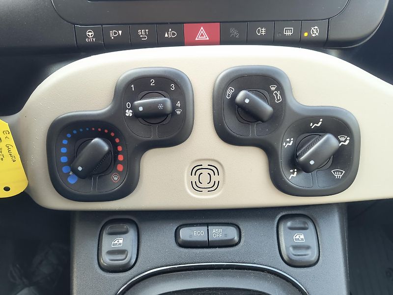 Fiat Panda (2015) 1.2 AUTOMAT NESEHNATELNÁ VERZE - fotka 35 z 47