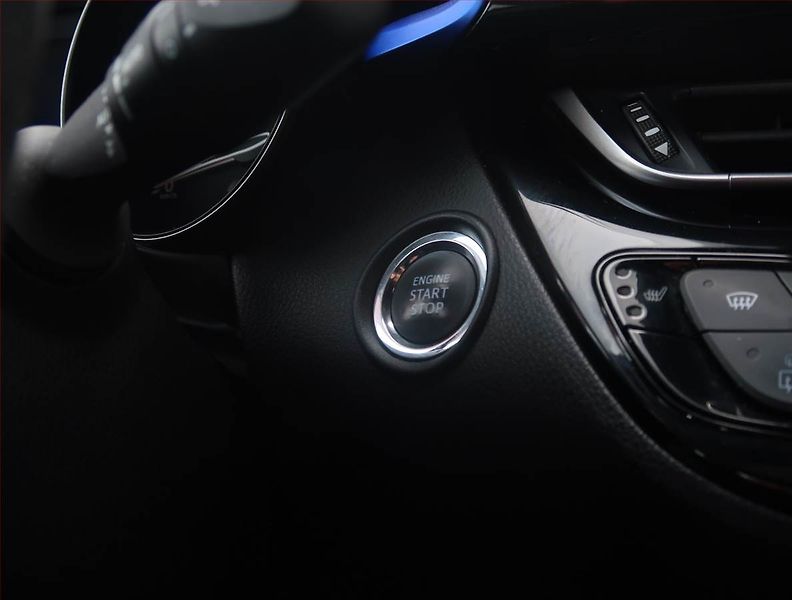 Toyota C-HR (2017) 1.2 Turbo, Serv.kniha - fotka 18 z 24