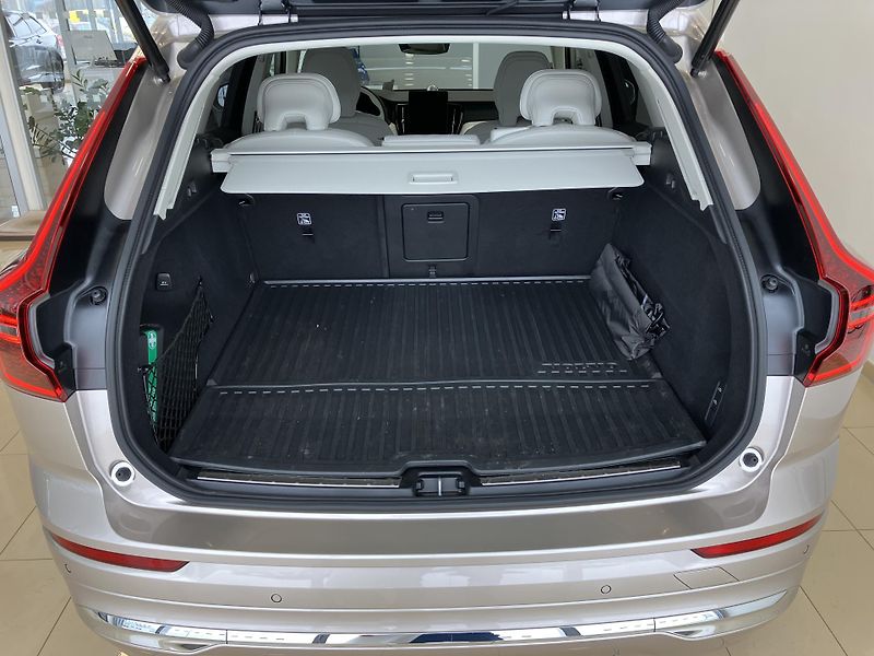 Volvo XC60 B5 AWD Ultra Bright-REZERVACE - fotka 9 z 53