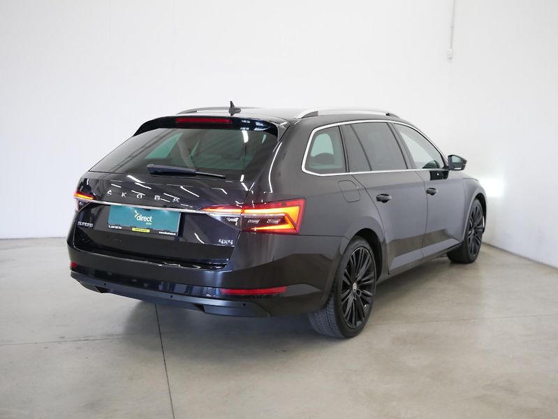 Škoda Superb - fotka 2 z 30