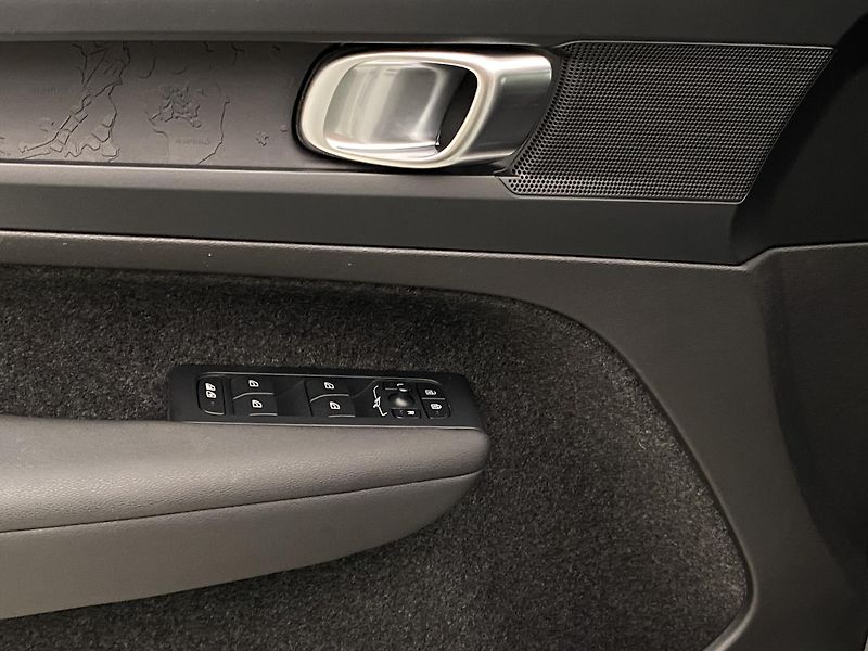 Volvo XC40 PURE ELECTRIC RECHARGE CORE  - fotka 28 z 49