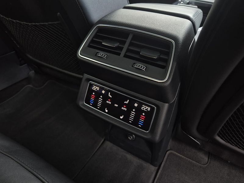 Audi e-tron 50 QUATTRO 230kw 20ALU SOH100% - fotka 39 z 45