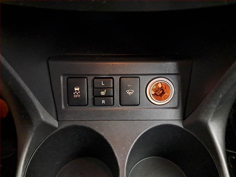 Toyota RAV4 (2012) 2.2 D-CAT, 4X4, Automat, ČR - fotka 18 z 19