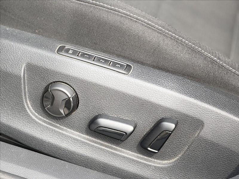 Škoda Superb 2,0 140kW DSG NAVI EL.KUFR - fotka 10 z 34