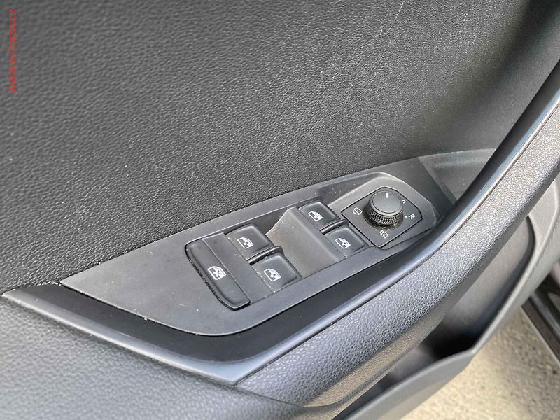 Škoda Karoq (2023) 2.0 TDi 4x4, Ambition, DSG, - fotka 13 z 20