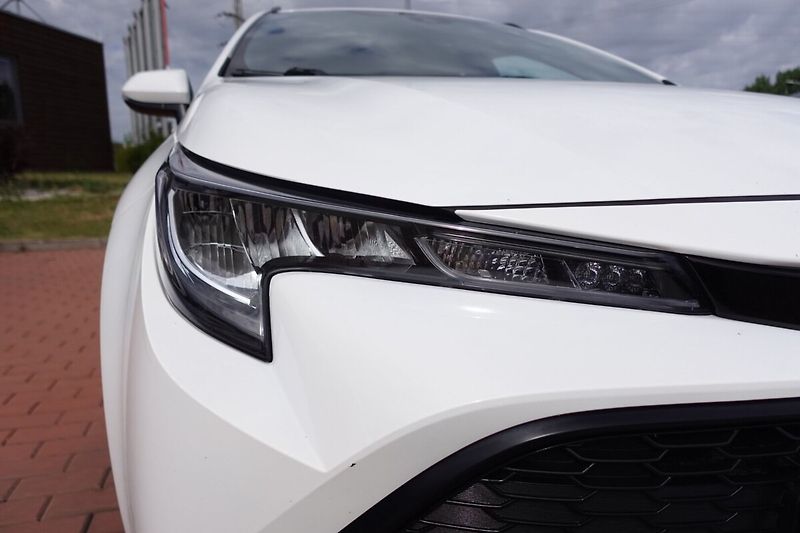 Toyota Corolla 1,8 HEV Active Business TS - fotka 28 z 28