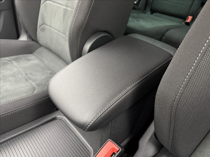 Volkswagen Tiguan 2,0 DSG DPH ACC NZTOP VC TAŽNÉ - fotka 33 z 49