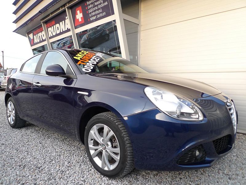 Alfa Romeo Giulietta 1,4 TB 125kW Navi Panorama - fotka 6 z 39