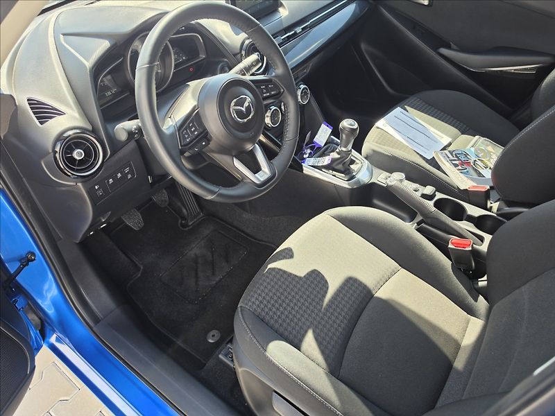 Mazda 2 1,5 Skyactiv G75 33tkm NAVI ST - fotka 12 z 43