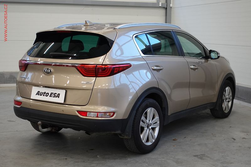 Kia Sportage (2017) 1.7CRDi, ČR, AT, navi, kamera - fotka 4 z 20