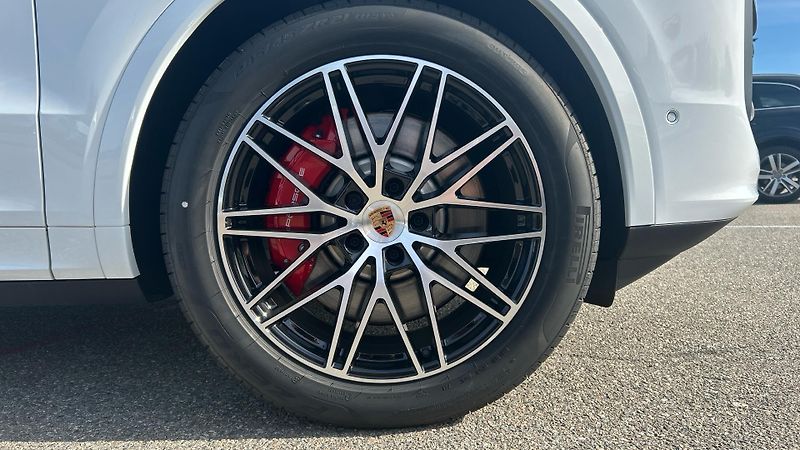Porsche Cayenne S E-Hybrid - fotka 10 z 30