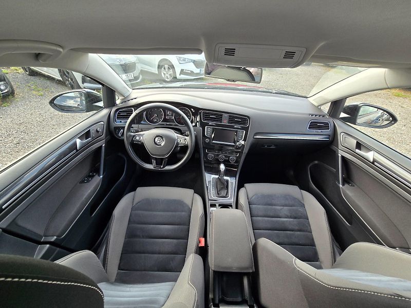 Volkswagen Golf (2015) 1.4 TGi Highline DSG - fotka 13 z 22