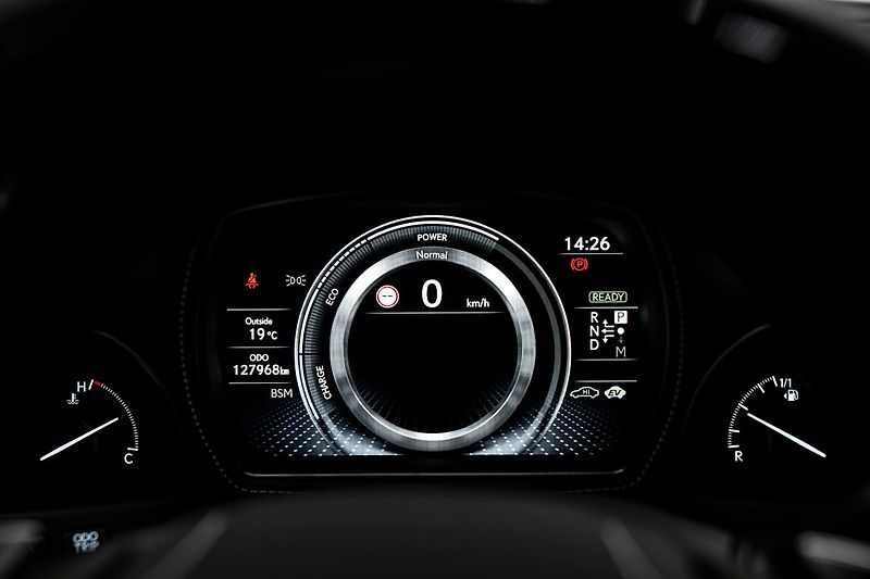 Lexus LS 500 H - fotka 12 z 30