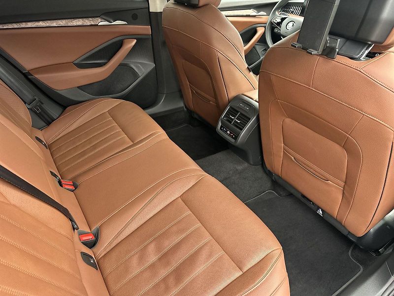 Škoda Superb (2024) 2.0 TSI 4x4 DSG L&K - fotka 10 z 45