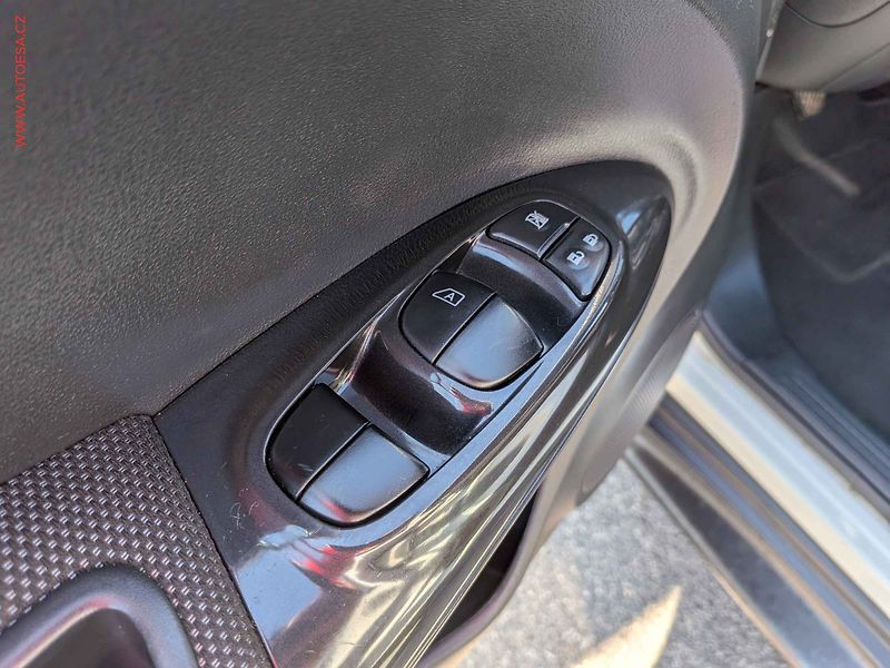 Nissan Juke (2018) 1.2 DIG-T, 2.maj,ČR, servis - fotka 11 z 16