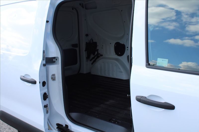Renault Kangoo 1,3 TCe  ČR,1.MAJ,TAŽNÉ,DPH - fotka 19 z 21