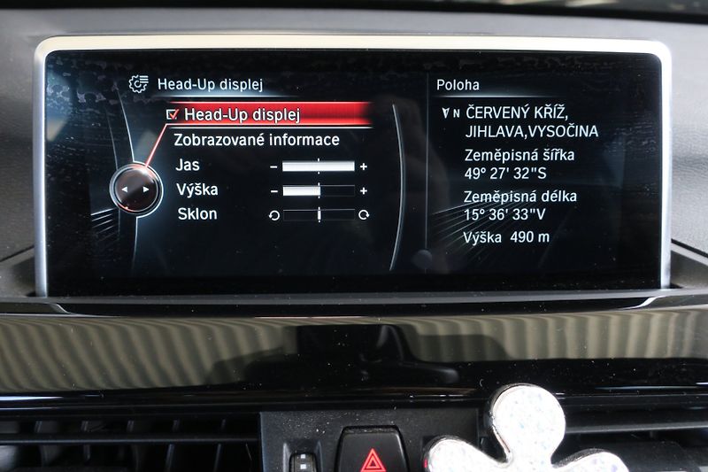 BMW X1 (2017) 2.0 xDrive25d SPORT LINE - fotka 27 z 48