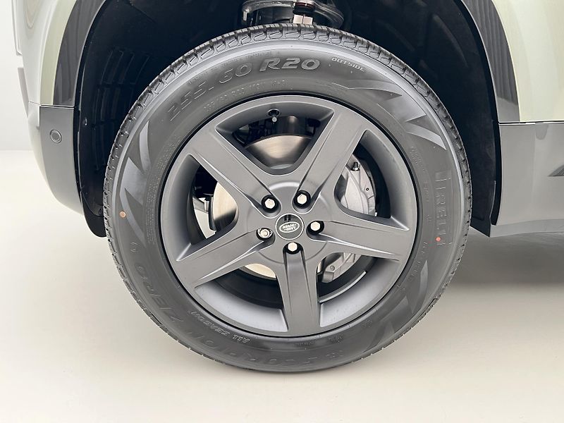Land Rover Defender 110 D300 X-DYNAMIC SE AWD AUT - fotka 14 z 43