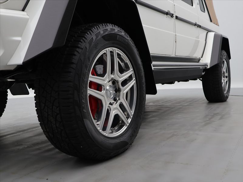Mercedes-Benz Třídy G 6,0 650 Maybach Landaulet AMG - fotka 89 z 97