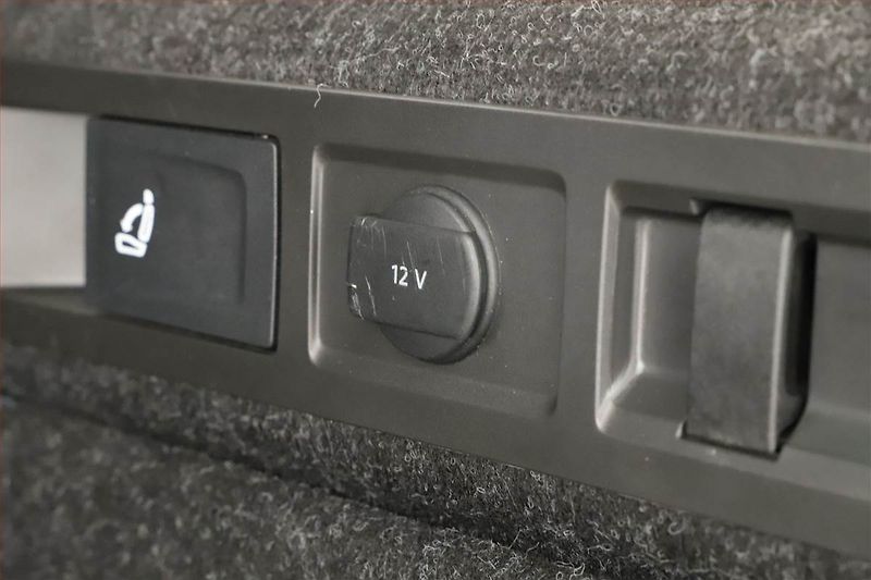 Škoda Superb (2022) Laurin&Klement iV 1.4 TSI PHEV - fotka 15 z 20