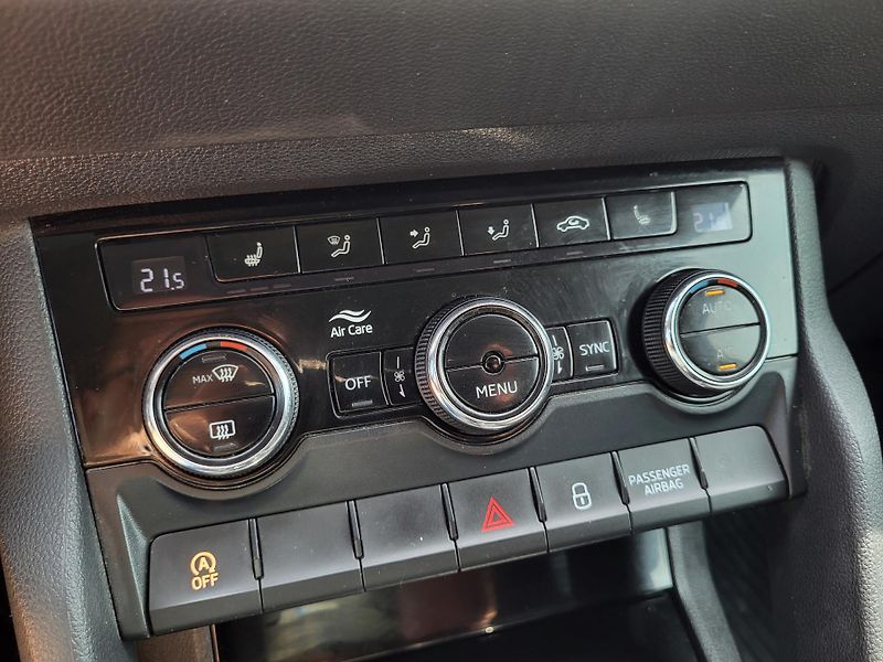Škoda Karoq 2.0 TDi 110kW 4x4 AMBITION *ČR - fotka 14 z 47