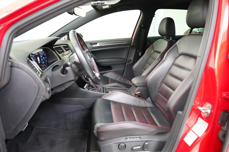 Volkswagen Golf - fotka 5 z 6