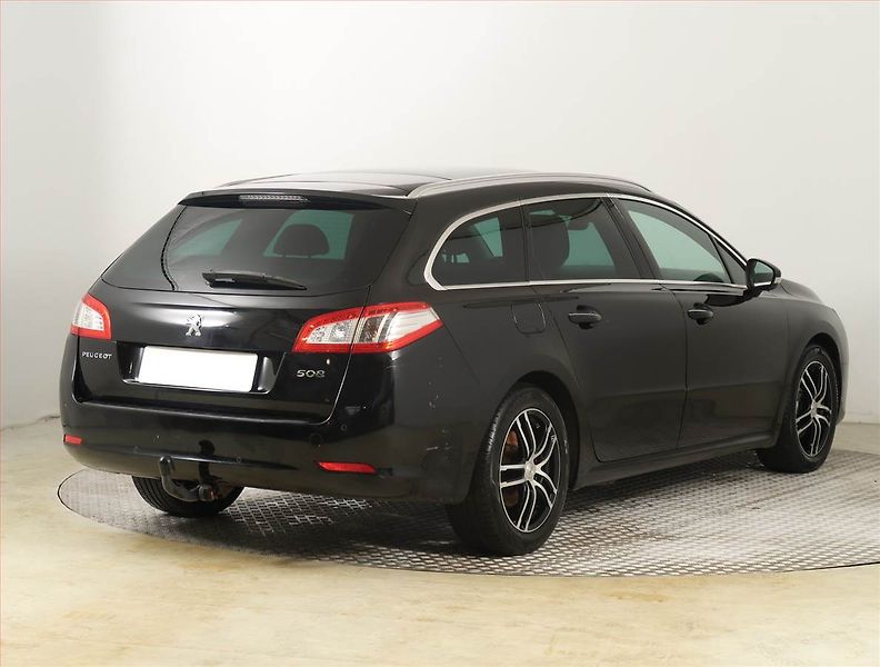 Peugeot 508 (2014) Allure 2.0 HDi, Navi, Tempomat - fotka 5 z 23