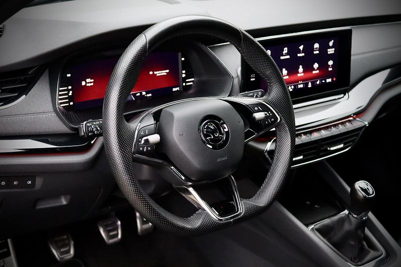 Škoda Octavia 4 Combi 1.5 TSI 110 kW - fotka 12 z 49