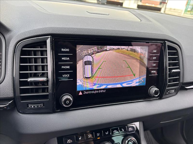 Škoda Karoq 1,5 TSI  110kW Sportline - fotka 43 z 51