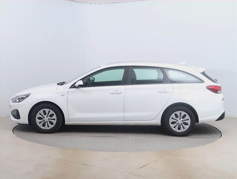 Hyundai i30 (2021) 1.0 T-GDI, ČR,1.maj - fotka 3 z 14