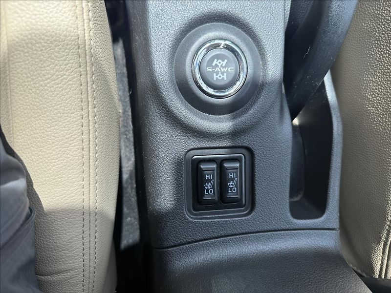 Mitsubishi Outlander 2,3 DI-D - fotka 17 z 31
