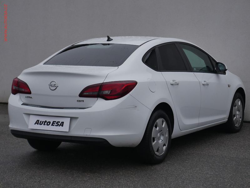 Opel Astra (2015) 1.6. CDTi, ČR, Klima - fotka 4 z 19