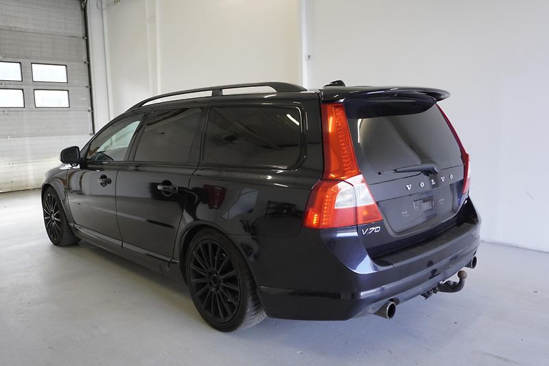 Volvo V70 T6 R-DESIGN 4WD AUT. - fotka 7 z 28