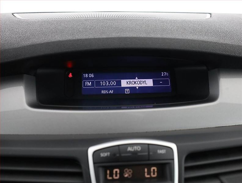 Renault Laguna (2011) 2.0 DCi, po STK, Tažné - fotka 13 z 19