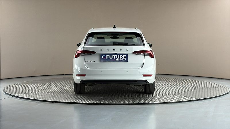 Škoda Octavia 2.0 TDI DSG Style Combi - fotka 5 z 27