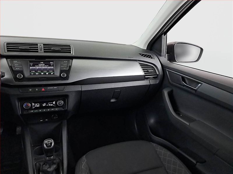 Škoda Fabia (2016) Style 1.2 TSI, ČR,1.maj - fotka 8 z 14