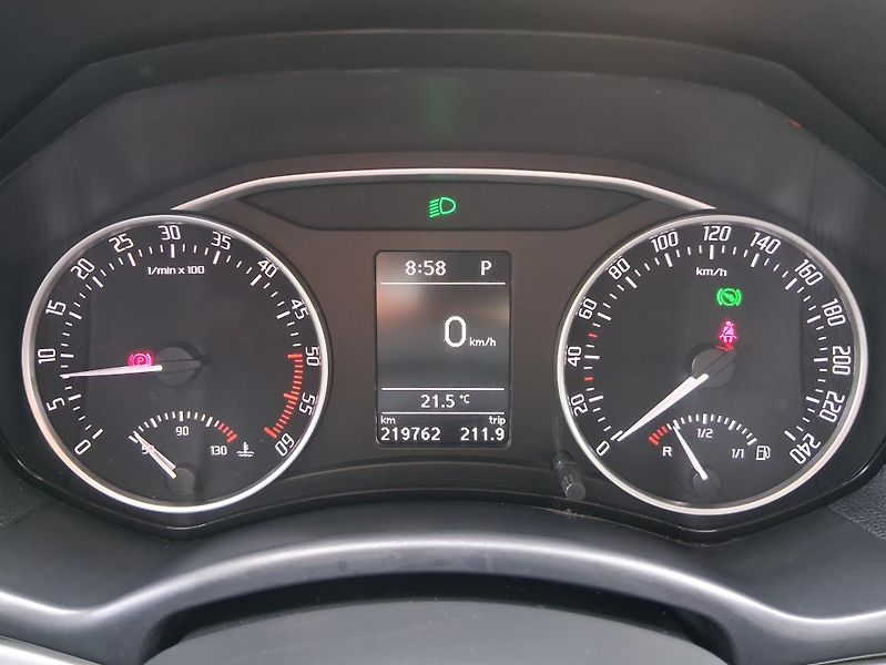 Škoda Octavia SCOUT 2.0 TDI 4x4 103 kW - fotka 12 z 20