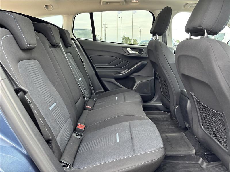 Ford Focus 1,0 mHEV 114kW Active DPH - fotka 15 z 44