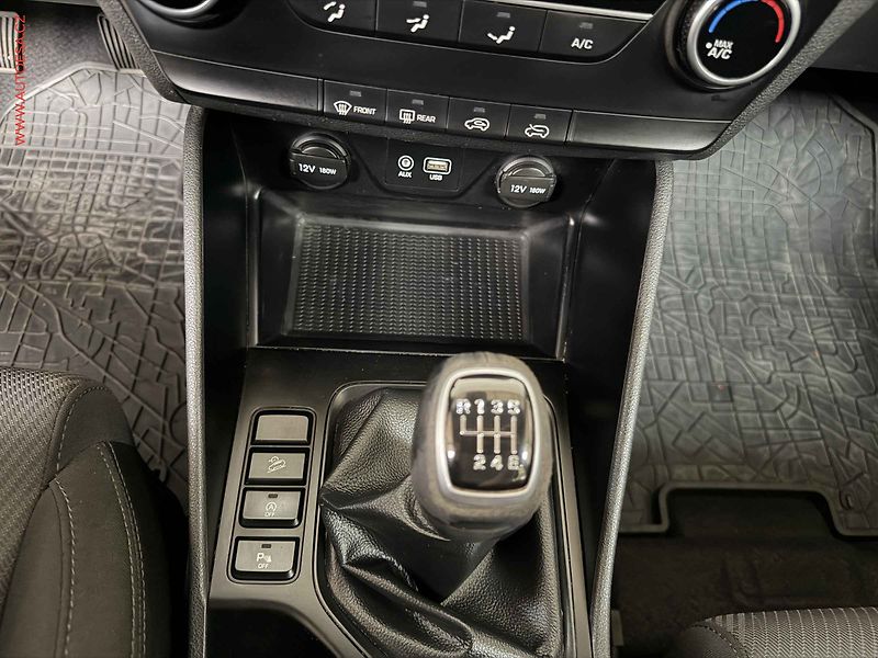 Hyundai Tucson (2019) 1.6 CRDi 4x4, 2.maj,ČR, AC - fotka 15 z 17