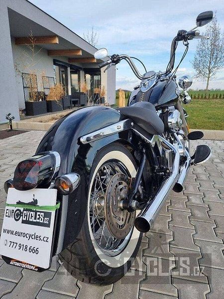 Harley-Davidson FLSTC Heritage Softail Classic (2010) - fotka 7 z 18