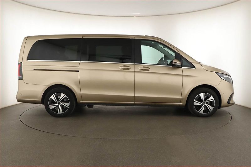Mercedes-Benz Třídy V (2025) 220 d, 6 míst, L, AVANTGARDE - fotka 6 z 21